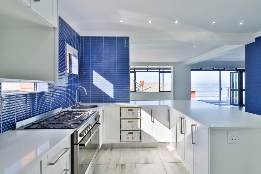 8 Bedroom Property for Sale in Reebok Western Cape